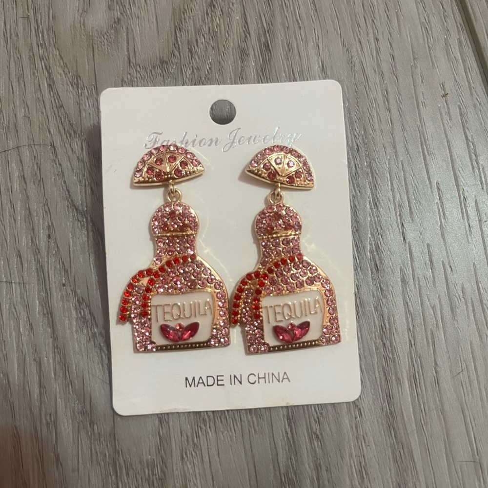 NWT Sparkly Tequila Earrings